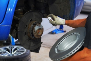 Замена тормозных дисков Mazda Demio  